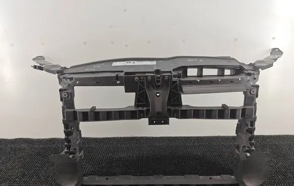 Volkswagen Golf VI Radiator support slam panel