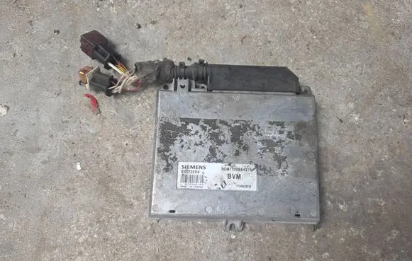Renault Laguna I Engine control unit/module 7700864275