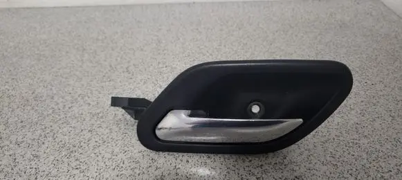 BMW 5 E39 Front door interior handle 8226049