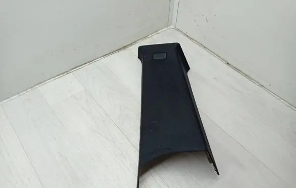 BMW X3 E83 (C) pillar trim 3330490 52107010