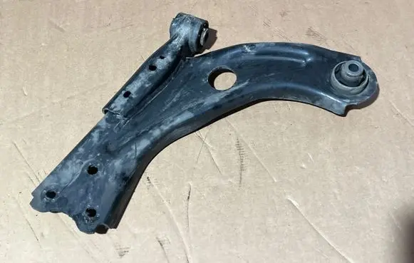 Peugeot 5008 II Front lower control arm/wishbone 7AAA266023203D 9816865480