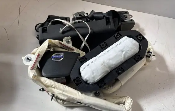 Volvo V40 Cross country Steering wheel airbag BAMPT11104 P31332614 T176C243310093