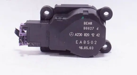 Mercedes-Benz C W203 Air flap motor/actuator A2308201242 B6627 EAB502