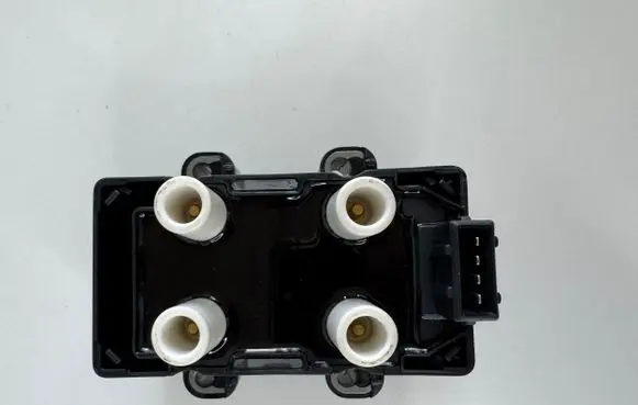 Renault Megane II High voltage ignition coil 7700873701 195X39429 XIC8173