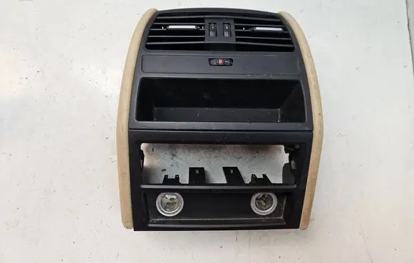 Rear air vent grill