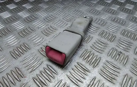Lexus RX 330 - 350 - 400H Rear seatbelt buckle B480 E034501