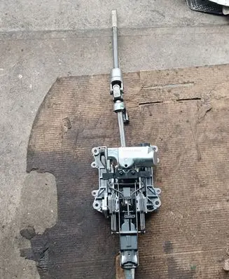 Volkswagen Touareg I Steering wheel axle 4E0905852E