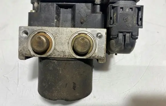 Volkswagen Caddy ABS Pump 2K0907379A