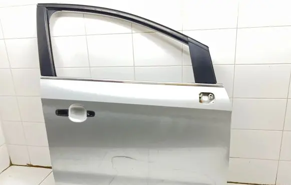 Ford Kuga I Front door