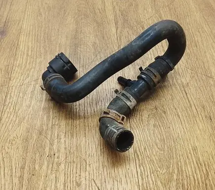 Land Rover Discovery 5 Engine coolant pipe/hose HPLA8A589AB