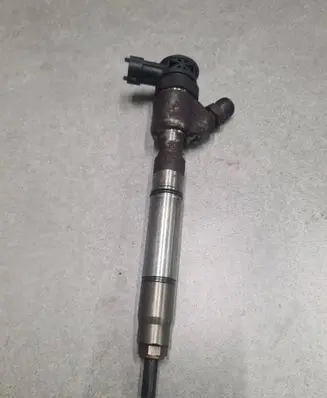 Hyundai i40 Fuel injector 338002A610 0445110589 6600808721507
