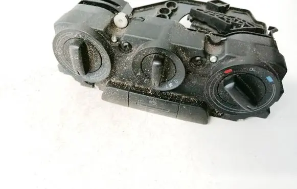 Skoda Octavia Mk2 (1Z) Climate control unit