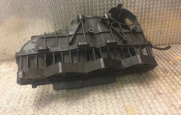 Mercedes-Benz E W211 Intake manifold 6460902337 A6460902337
