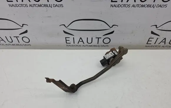 Headlight/headlamp level sensor
