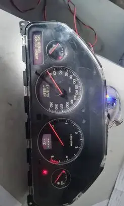 Speedometer (instrument cluster)