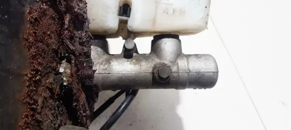 Mazda 626 Master brake cylinder