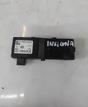 Opel Insignia A Door central lock control unit/module 13503204