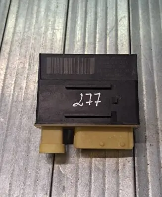 Citroen DS5 Glow plug pre-heat relay 9662570880 018010953 11120652156
