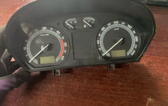 Skoda Octavia Mk2 (1Z) Speedometer (instrument cluster) 88311298