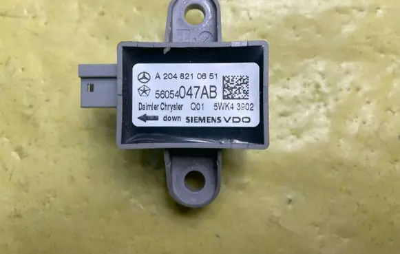 Mercedes-Benz C W204 Airbag deployment crash/impact sensor A2048210651