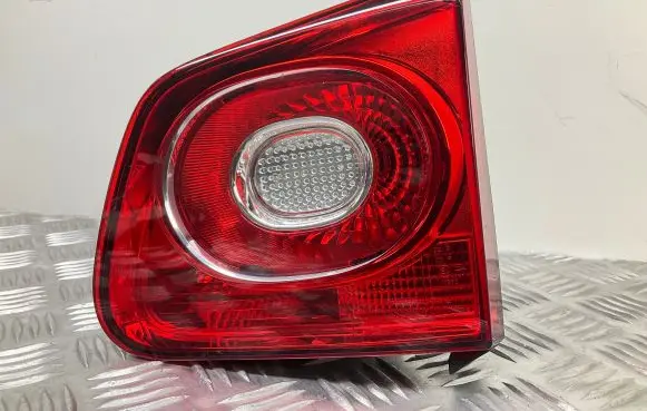 Volkswagen Tiguan Tailgate rear/tail lights 5N0945094C