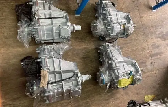 Toyota Avensis T220 Gearbox transfer box case 