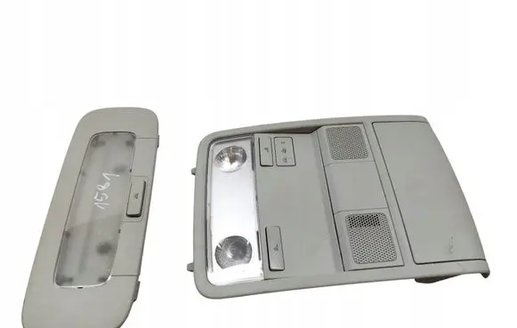 Volkswagen PASSAT B8 Rear seat light 