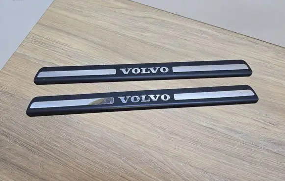 Volvo V70 Front sill trim cover 8659960