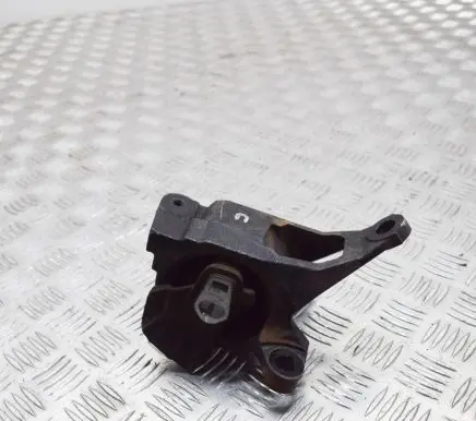 Mazda 6 Engine mount bracket