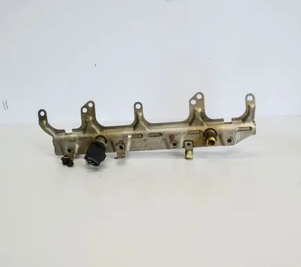 Audi A4 S4 B8 8K Fuel main line pipe 06J133317G