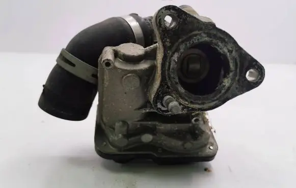 Nissan Juke I F15 EGR valve H8201143495 147104647R H01501000211