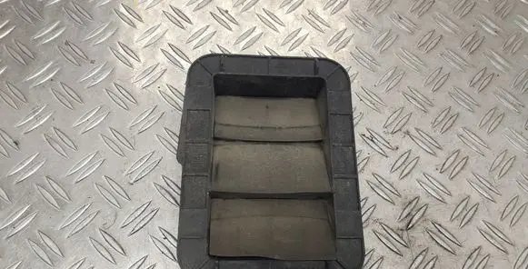Toyota Verso Quarter panel pressure vent 629400F010