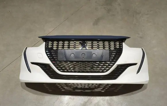 Peugeot 208 II Front bumper 