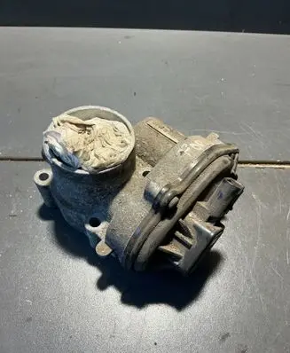 Ford Focus Throttle valve vp4f9u9e928ca