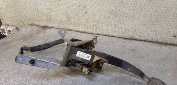 Ford Kuga I Clutch pedal 3M517B633KC