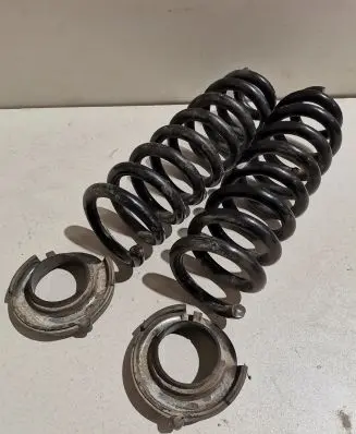Mercedes-Benz C W205 Rear coil spring 2053240184