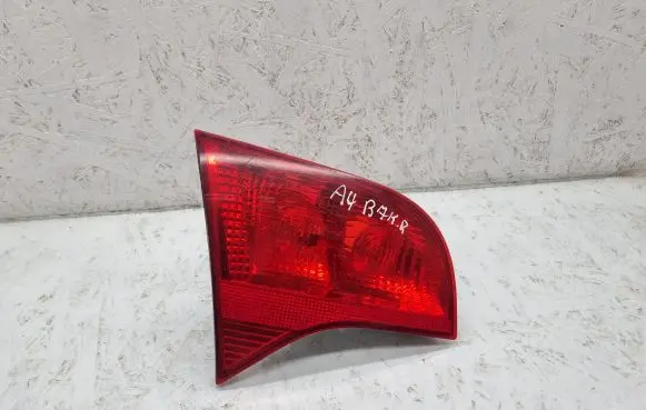 Audi A4 S4 B7 8E 8H Tailgate rear/tail lights 8E9945093