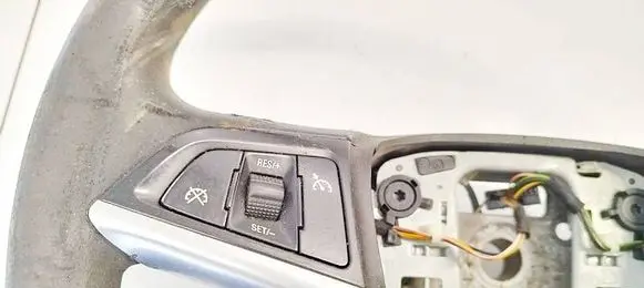Opel Astra J Steering wheel buttons/switches 13351023