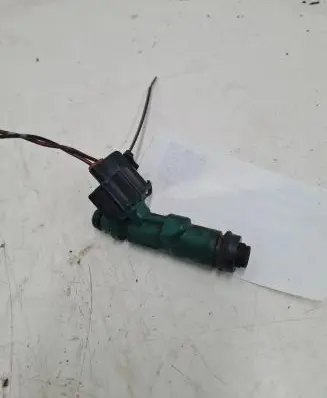 Toyota Yaris Fuel injector 2325021020