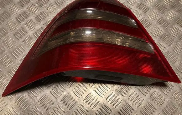 Mercedes-Benz C W203 Rear/tail lights 3311L