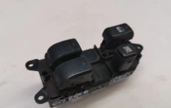 Toyota Corolla Verso E121 Electric window control switch 8404013060