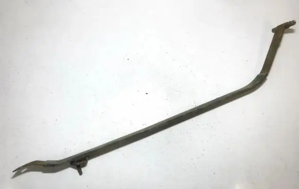 Fuel tank mounting bracket