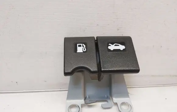 Nissan X-Trail T32 Engine bonnet (hood) release handle