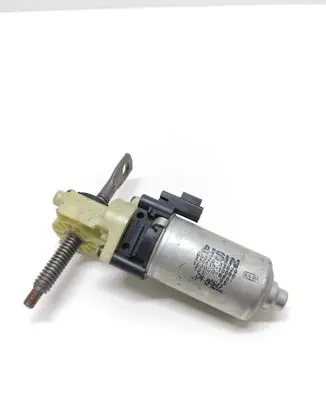 Toyota Avensis T250 Seat adjustment motor 8582033020 43941010080