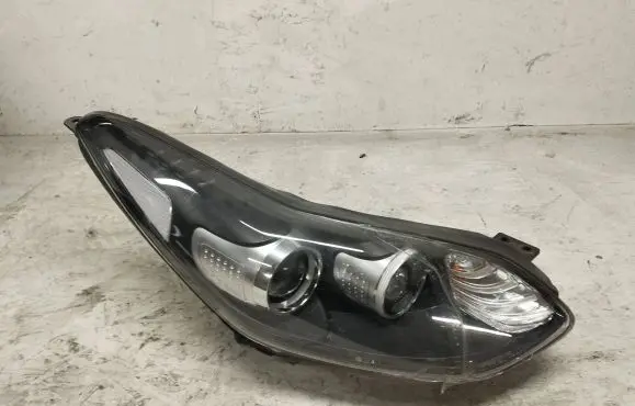 KIA Sportage Headlight/headlamp 92102F1100 92102F1040 92102F1010