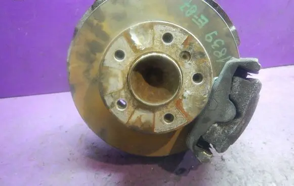 BMW 1 E81 E87 Front wheel hub spindle knuckle