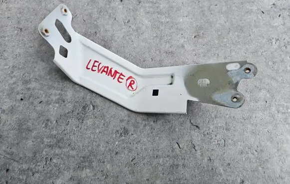 Maserati Levante Fender mounting bracket levanterrpraw