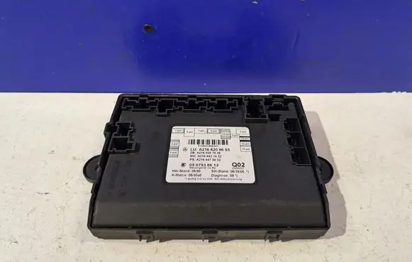 Mercedes-Benz CLS C218 X218 Door control unit/module A2168209685