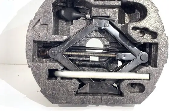 Volkswagen Jetta VI Other interior part 5C0012115B