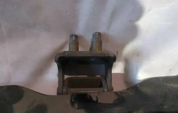 SsangYong Rexton Tailgate/trunk/boot hinge